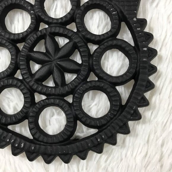 Vintage Set of 3 Intricate Black Metal Trivets - Picture 8 of 11